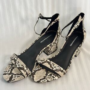 Amazon Essentials Snakeskin 9W Block Heels